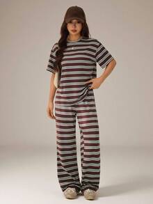 SHEIN PETITE 2件組女款棕色條紋夏季休閒居家服，寬鬆圓領落肩短袖T恤搭配鬆緊腰長褲舒適套裝，適合嬌小女性 - 棕色 - 查看 10