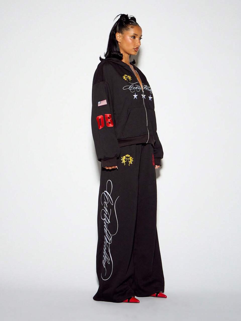 SUMWON WOMEN Wide Leg Fleece Sweatpants With Embroidered Patches And Oversized Cursive Script Leg Print Casual Loungewear Trousers