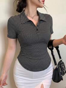 DAZY 女款黑白條紋拼接 Polo T恤，休閒街頭風音樂節辣妹運動風打底短袖上衣，適合夏季與秋季 - 黑與白 - 查看 2