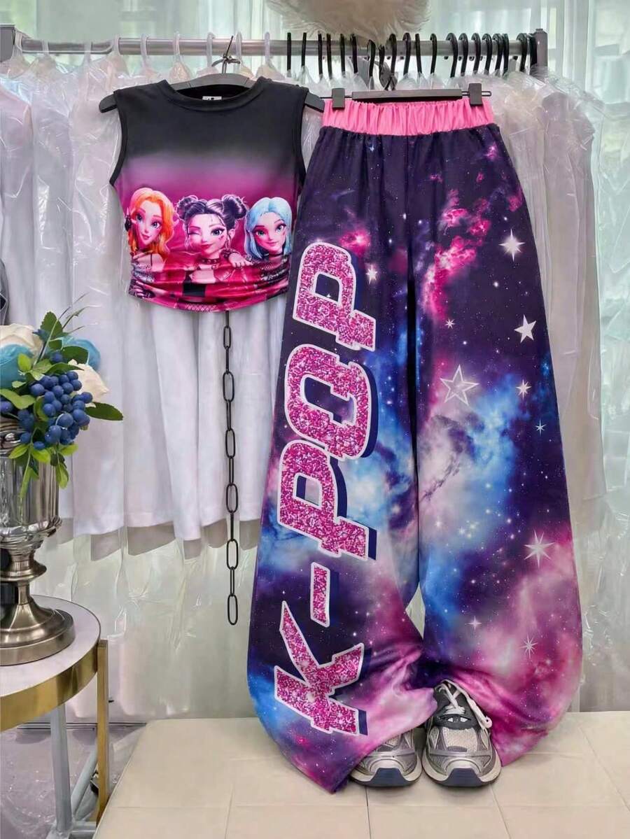 SHEIN 2件組女孩街頭風卡通K-POP數位印花彈性針織修身收腰背心與直筒寬鬆長版工裝褲套裝，適合通勤、返校、休閒運動與度假 - 彩色 - 查看 1
