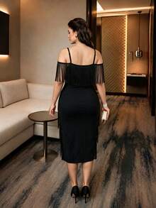 Auveirra Gaun Pesta Fashion Ukuran Plus dengan Rumbai Berlapis-lapis dan Tali Bahu Tipis - Hitam - View 2