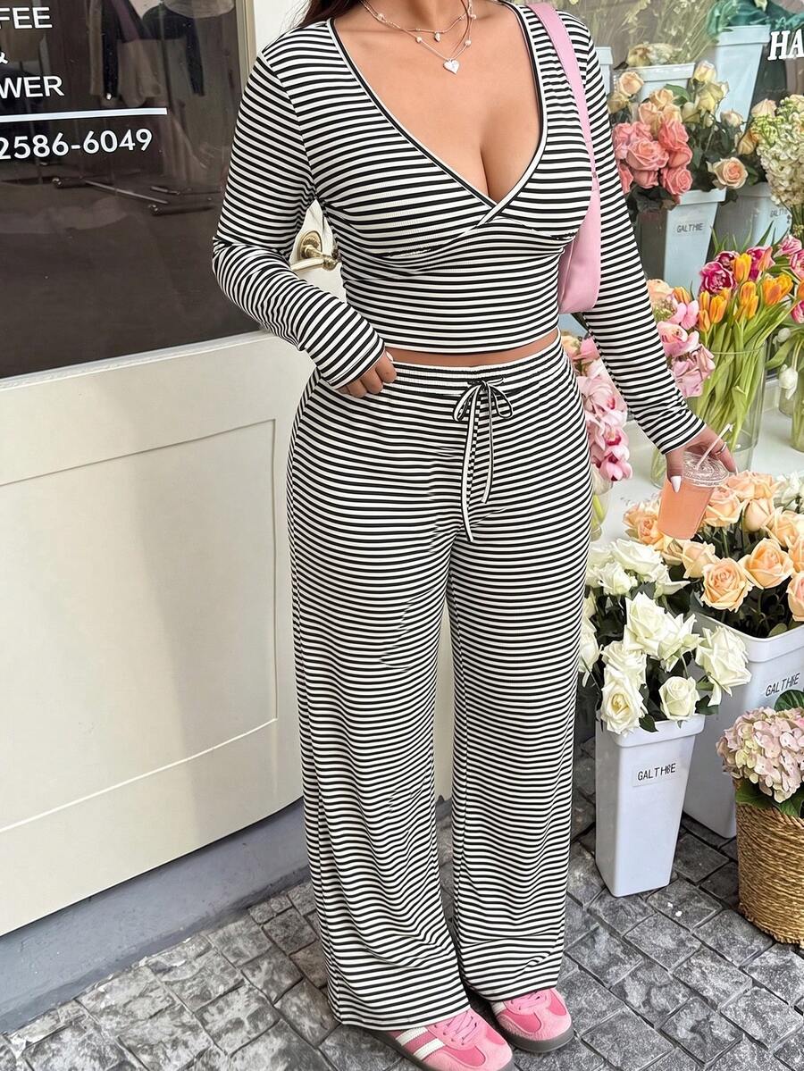 GalTyme 大尺碼女款深V領條紋拼接長袖上衣與長褲休閒日常兩件套秋季 - 彩色 - 查看 1