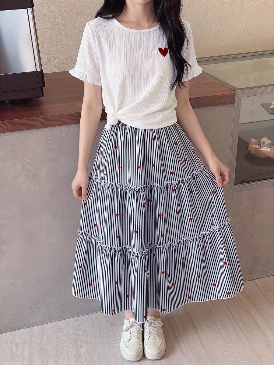 SHEIN 青少年女孩心形圖案圓領短袖T恤與條紋百褶裙休閒可愛日常穿搭 生日正式場合 白色海軍藍夏季 - 彩色 - 查看 1