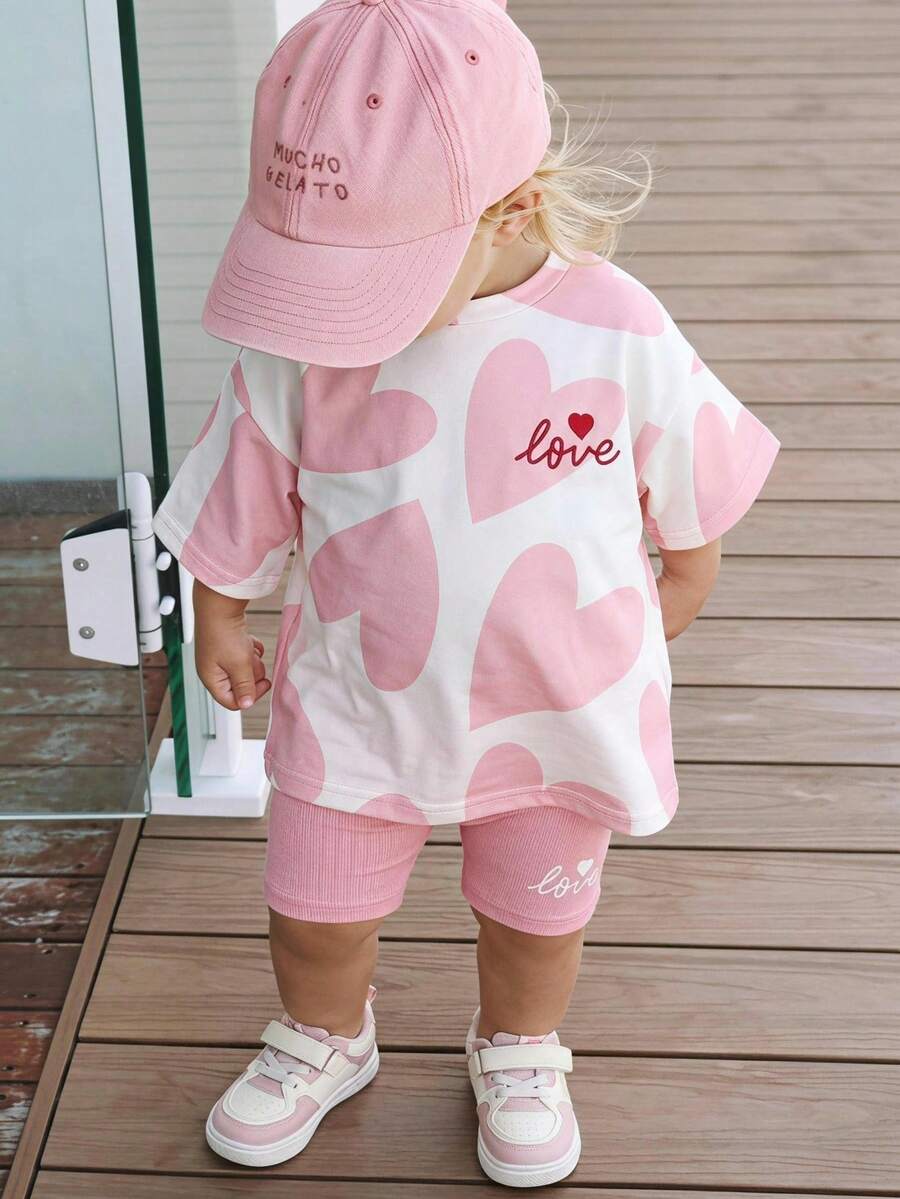 THE HAPPY LOOK Setelan 2 Potong Atasan Pullover Lengan Pendek Leher Bulat Lembut Motif Hati untuk Anak Perempuan dan Celana Pendek Pinggang Elastis - Berwarna merah muda - View 1