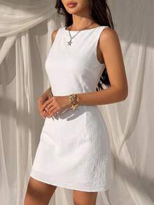 SHEIN EZwear 95%纯棉性感露背迷你连衣裙，夏季必备，适合日常通勤、约会、派对、圣诞节、新年、感恩节、婚礼、海滩、毕业典礼等场合，时尚优雅，休闲百搭，适合外出、约会、预订、通勤、情人节、度假、Y2K 等场合。 - 白色 - 查看 5
