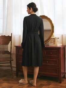 Côtesoire Jubah Lengan Panjang Wanita Gaya Prancis Minimalis Nyaman dari Kain Rajut dengan Hiasan Renda dan Patchwork - Hitam - View 2
