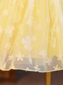 SHEIN Glamorique Kids 花童生日派对婚礼场合礼服，配有可拆卸大蝴蝶结，女婴黄色泡泡袖雪纺荷叶边花卉网纱公主裙，轻盈透气，适合夏季海滩热带度假，女婴黄色连衣裙 - 黃色 - 查看 6