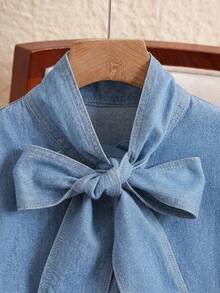 EMERY ROSE EMERY ROSE Women's Tie Neck Long Sleeve Casual Single-Breasted Denim Shirt - Light Wash - View 3