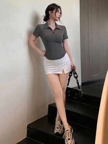 DAZY 女款黑白條紋拼接 Polo T恤，休閒街頭風音樂節辣妹運動風打底短袖上衣，適合夏季與秋季 - 黑與白 - 查看 4