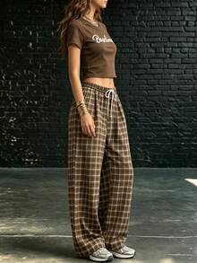 Trelyra 女士休闲字母印花T恤和格子裤两件套，夏季 - 鏽棕色 - 查看 3