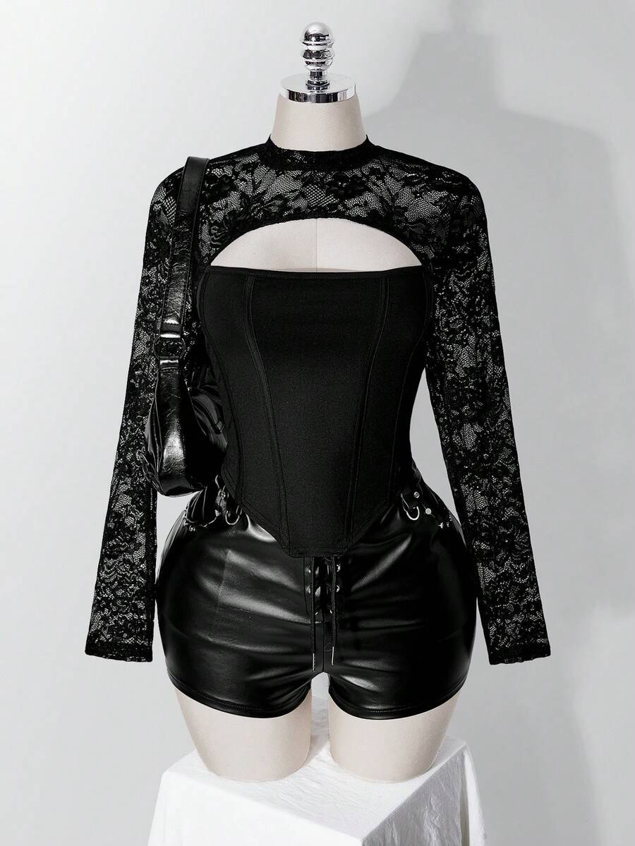SHEIN ICON 女款大尺碼復古性感千禧風Y2K都市現代前衛大膽時尚個性蕾絲拼接鏤空黑色T恤 - 黑色 - 查看 1