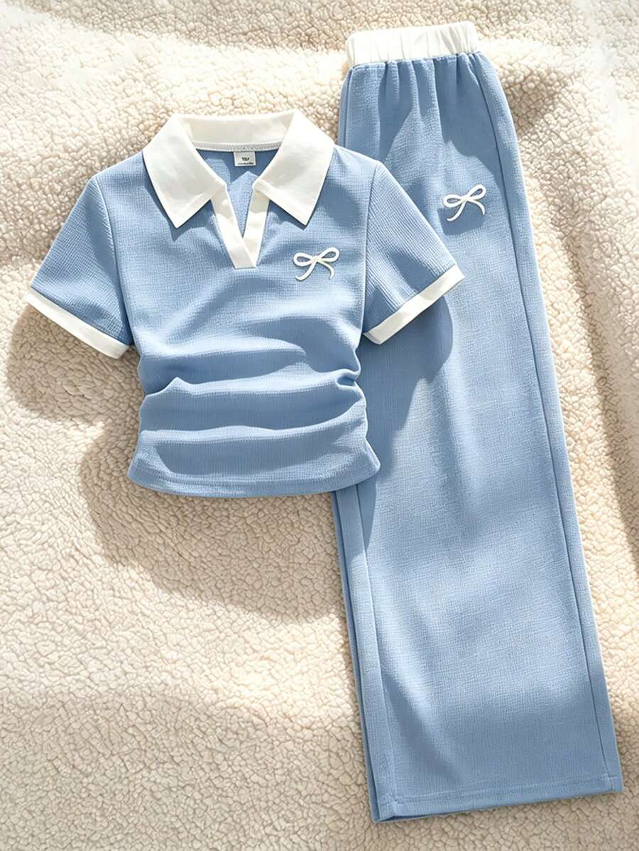SHEIN 2件組女童大童套裝,翻領半排扣短袖T恤上衣配蝴蝶結圖案,寬鬆寬腿長褲,2件套,夏季 - 藍色 - 查看 1