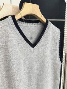 SHEIN Franclia 撞色针织背心，V领撞色滚边，宽松版型，柔软针织面料，撞色设计，活泼甜美复古风，适合春季叠穿、校园约会、日常穿着，百搭单品，撞色设计不单调，宽松版型显瘦，韩式软妹休闲风，内搭衬衫更添甜美，搭配百褶裙更显甜美，搭配牛仔裤更显甜美酷感 - 淺灰色 - 查看 4