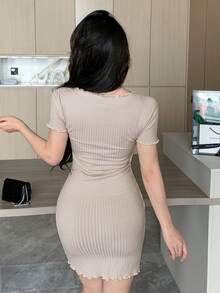 DAZY 女式夏季纯色 V 领短袖纽扣前开襟修身连衣裙太阳裙、迷你裙 - 杏色 - 查看 6