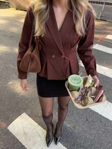 Livesso 女款標準版中長版酒紅色純色雙排扣翻領收腰繫帶夾克 - 酒紅色 - 查看 1