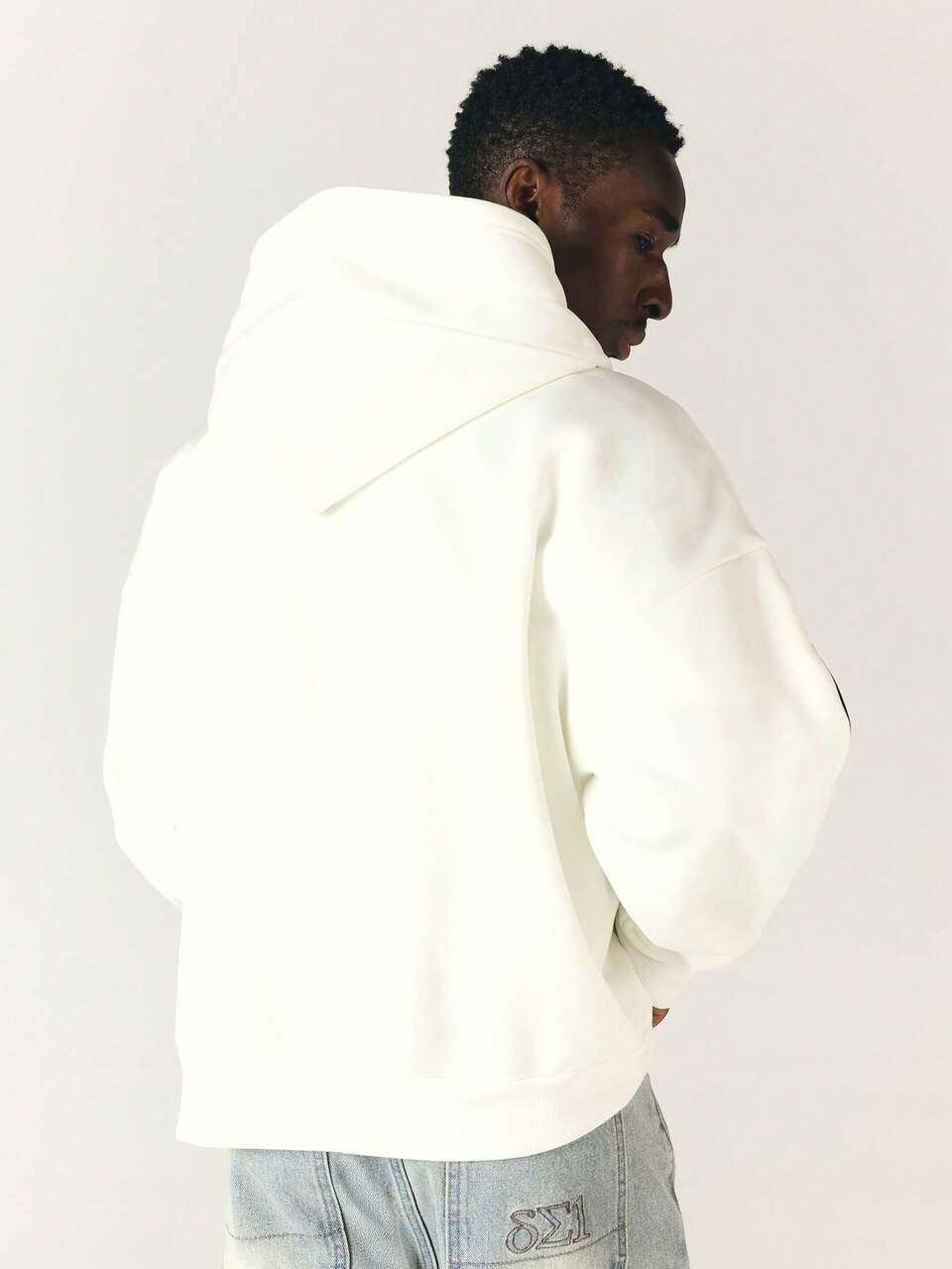 Oversized Pullover Hoodie With Contrast Sleeve Piping Logo Print Centre Pocket Cozy Casual Winter Essential