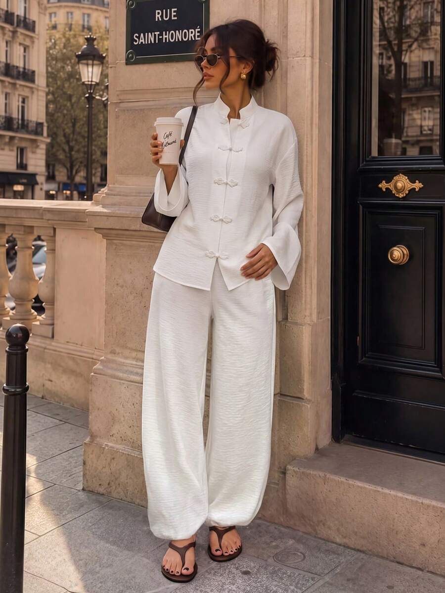 SHEIN PariChic Conjunto de 2 piezas de camisa y pantalones con botones de estilo chino elegante para mujer - Blanco - Ver 1