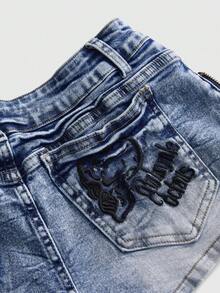 ROMWE Grunge Punk Y2K 千禧辣妹骷髏刺繡十字鉚釘超低腰女款牛仔短褲 - 藍色 - 查看 4