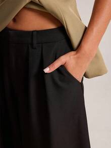 SHEIN BAE Schwarze kurze weite Anzughose mit Taschen, locker geschnittene Capri-Hose für Arbeit, Business, Büro, Sommer, lässig, elegant - Schwarz - Übersicht 6