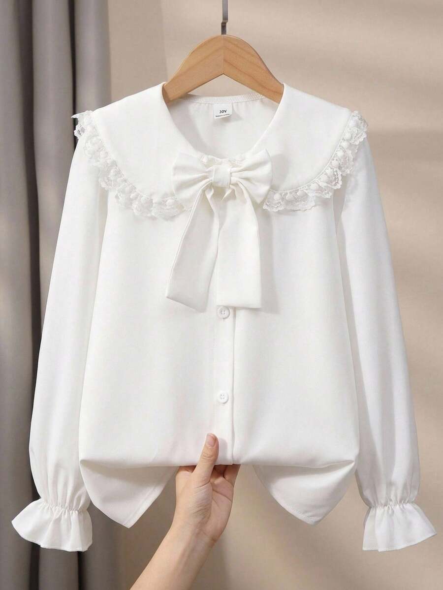 SHEIN 1件日韓風女童春夏薄款白色襯衫,甜美蕾絲飾邊彼得潘領,可拆卸蝴蝶結,寬鬆雪紡泡泡長袖配荷葉邊袖口,通勤百搭青春內搭上衣,優雅甜美白色襯衫 - 白色 - 查看 1