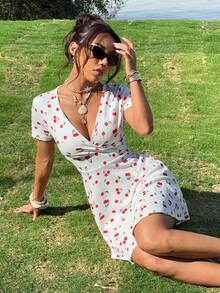 SHEIN EZwear 樱桃印花V领收腰A字短裙，夏日假期 - 白色 - 查看 5