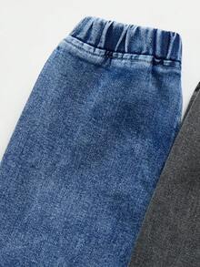 SHEIN 2件組男童牛仔長褲，休閒街頭時尚度假設計，百搭黑色+中洗藍色，極簡全彈性腰頭搭配字母貼布腰飾，無彈力寬鬆版型，舒適棉質牛仔面料，適合日常穿著、派對、上學、通勤，2026秋季新品 - 彩色 - 查看 6