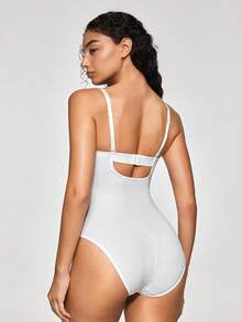 SHAPORA 女款純色百搭細肩帶塑身內衣，適合度假穿著 - 白色 - 查看 3