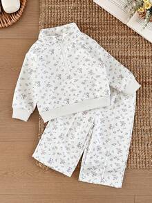 SHEIN Vintaside Kids 女嬰碎花套裝，甜美碎花長袖上衣 + 休閒長褲 2 件套，立領拉鍊設計，適合春秋季女嬰日常穿著或戶外露營野餐旅行或日常休閒公園散步 - 杏色 - 查看 6