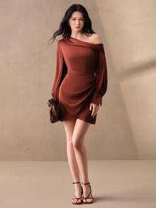 Anewsta Gaun Fashion Wanita Terbaru, Elegan, dengan Desain Lipit Bahu Asimetris, Cocok untuk Aktivitas Komuter Kelas Atas - Redwood - View 5