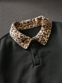 Manfinity VCAY 男士春秋休閒標準尺寸黑色翻領刺繡套頭運動衫 - 黑色 - 查看 3