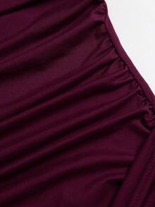Sweetra Gaun Wanita Elegan dengan Rok Pas Badan Berpotongan Bahu Terbuka, Hiasan Pita Busur, Renda, dan Patchwork, Dilengkapi Gesper Logam dan Hem Bergelombang - Burgundy - View 6
