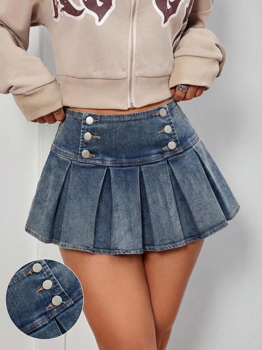 SHEIN 青少年女孩時尚休閒 Y2K 復古酷感街頭基本款簡約鈕扣設計街頭風藍色百褶牛仔裙,適合日常穿著、春夏季 Rave 祭典與街頭穿搭 - 藍色 - 查看 1