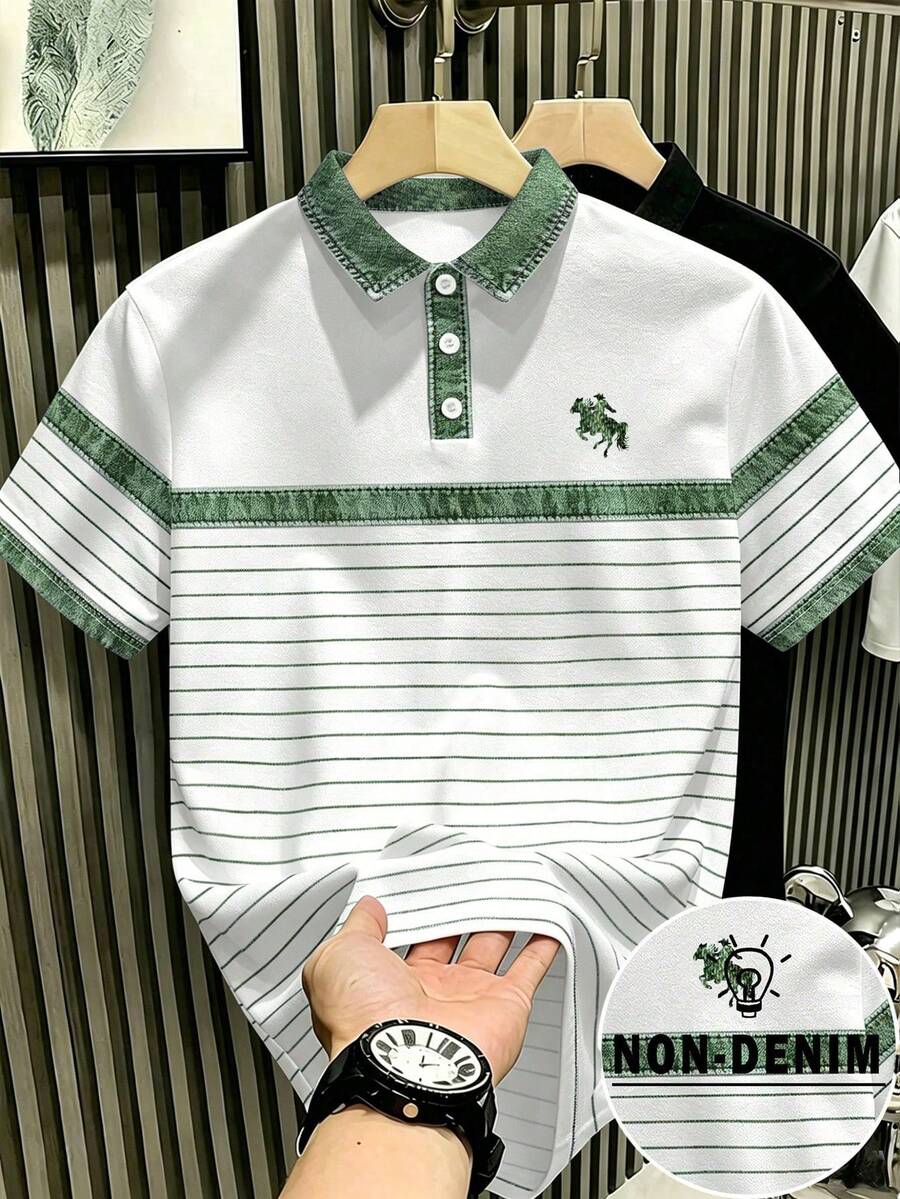 Manfinity Hypemode 復古丹寧風藍白對比條紋短袖 Polo 衫,印有馬標誌,藝術領口夏季半袖上衣,男女款圖案 T 恤,百搭休閒日常穿著襯衫 - 彩色 - 查看 1