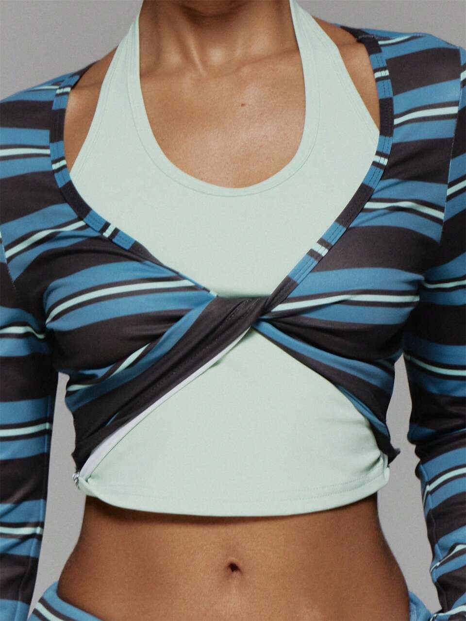 Top de sport à manches longues à double couche, col V plongeant, devant torsadé, rayures contrastées, pour entraînement, gym, Pilates, fitness, usage quotidien, mignon