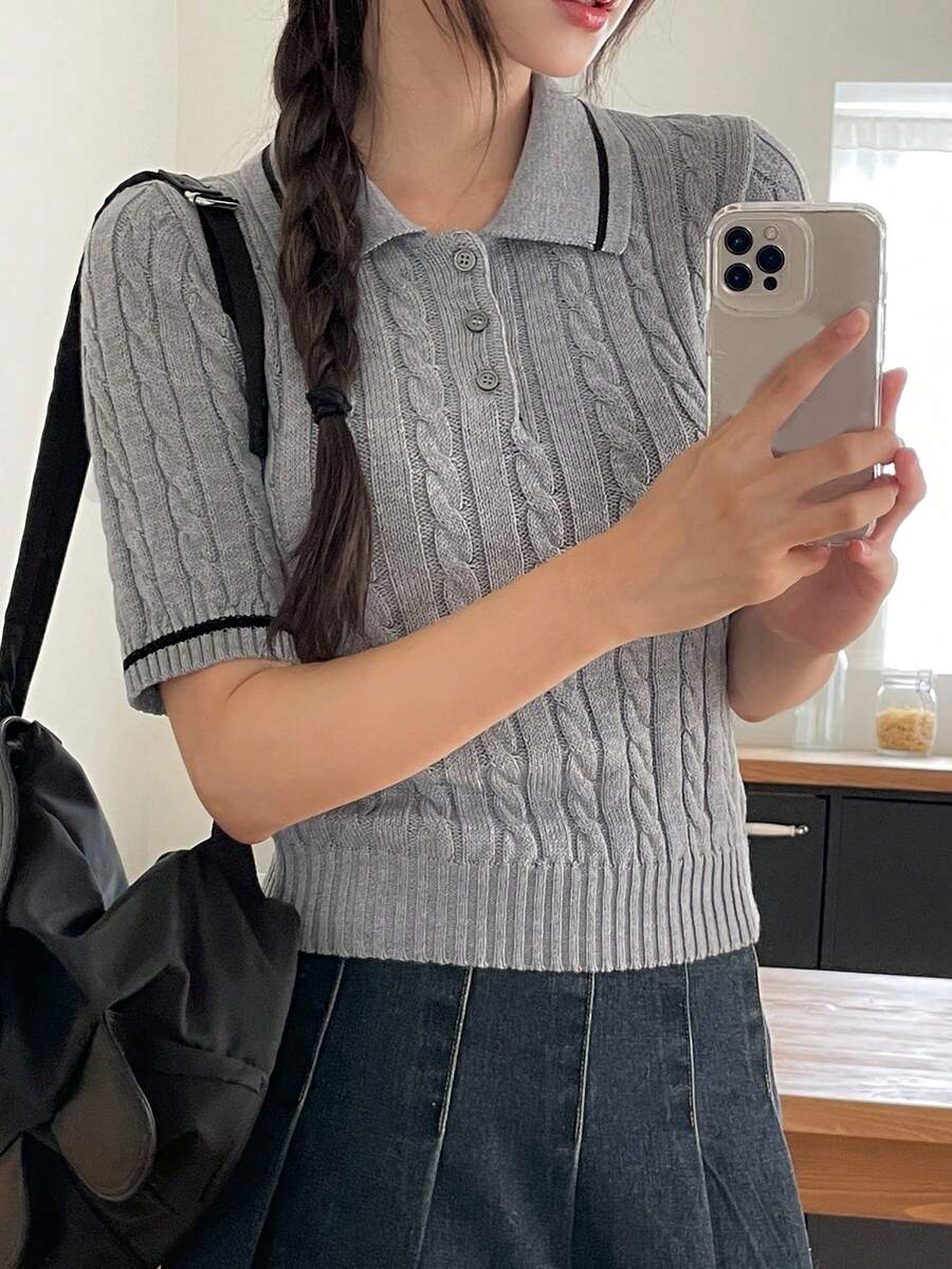 DAZY 女款拼色條紋復古扭繩針織修身短袖 Polo 領休閒度假優雅春秋套頭針織上衣 - 灰色 - 查看 1