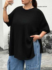 SHEIN CURVE+ 大尺碼女款黑色夏季休閒日常時尚寬鬆舒適基礎款下擺開衩短袖T恤上衣，機場穿搭 - 黑色 - 查看 1