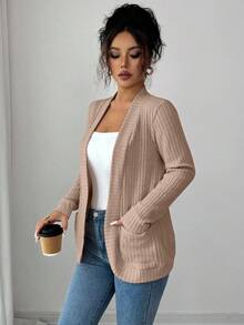 SHEIN PETITE 女款休閒羅紋刷毛開襟側口袋短版輕量夾克開襟衫，杏色秋季薄款針織開襟衫，適合任何場合，小碼女款 - 卡其色 - 查看 4