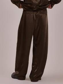Musero Celana Panjang Satin Model Balon Meruncing dengan Detail Saku Welting. - Olive Green - View 4