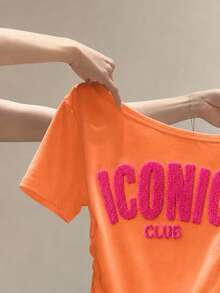 SHEIN 女款夏季休閒字母印花不對稱領口T恤 - 彩色 - 查看 3