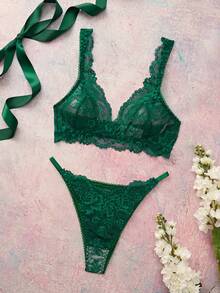 Elorette 2pcs Dark Green Lace Patchwork Triangle Cup Romantic French Style Lingerie Set - Dark Green - View 6