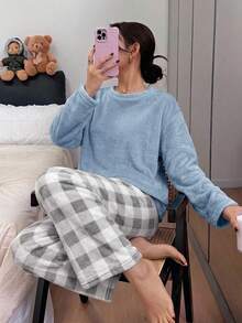 DAZY Autumn/Winter Flannel Solid Color Loose Long Sleeve Top & Plaid Long Pants 2-Piece Women's Pajama Set - Blue - View 8
