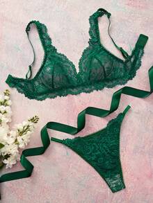 Elorette 2pcs Dark Green Lace Patchwork Triangle Cup Romantic French Style Lingerie Set - Dark Green - View 1