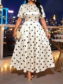 SHEIN Lady CURVE 大尺碼女款圓領短袖波點印花優雅洋裝 - 黑與白 - 查看 3