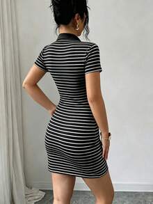 SHEIN 襯衫領針織條紋布料V領修身短袖迷你洋裝 - 黑色 - 查看 3