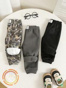 SHEIN 3pcs/Set Baby Boy Autumn/Winter Decorative Woven Label Elastic Waist Long Pants Joggers Camouflage Pants Infant Long Pants Basic Sweatpants Multi-Piece Set - Multicolor - View 3