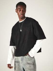 SUMWON Boxy Crop Washed T-Shirt With Oversized Gothic Logo Applique On Back Crew Neck Short Sleeve Streetwear Style - Black - View 2