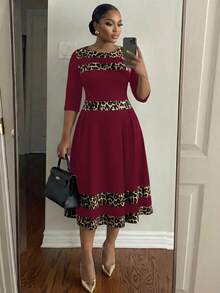 SHEIN Lady CURVE 大尺碼優雅休閒商務通勤正式洗禮晚餐早午餐豹紋拼接洋裝 酒紅色 秋冬 - 酒紅色 - 查看 1