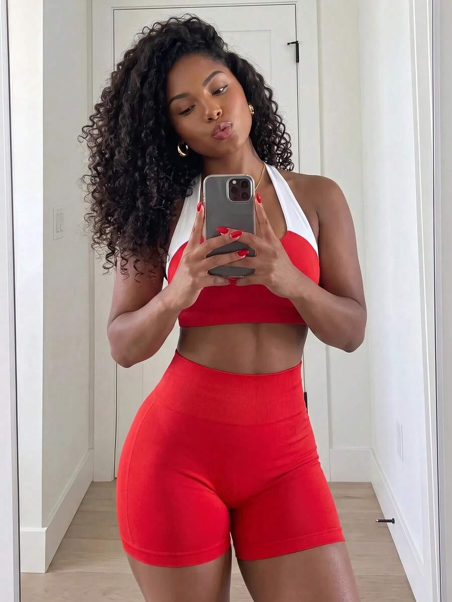 SHEIN Core Rhythm Shorts deportivos sin costuras con rayas laterales y efecto levantador de glúteos para mujer - Rojo - Ver 1