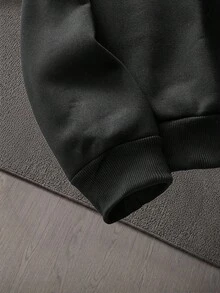 Manfinity VCAY 男士春秋休閒標準尺寸黑色翻領刺繡套頭運動衫 - 黑色 - 查看 5