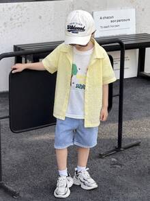 SHEIN 儿童男童可爱夏季百搭三件套：条纹短袖衬衫、白色T恤、蓝色牛仔短裤，适合日常穿着、运动、郊游、上学、聚会、度假、演出和拍照。 - 彩色 - 查看 4